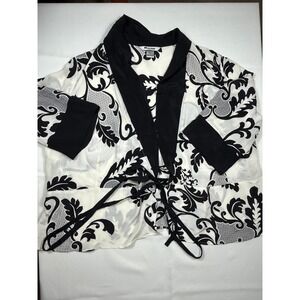 Nygard‎ Collection Women's Black & White Floral Silk Tie Front blouse
E Size 22